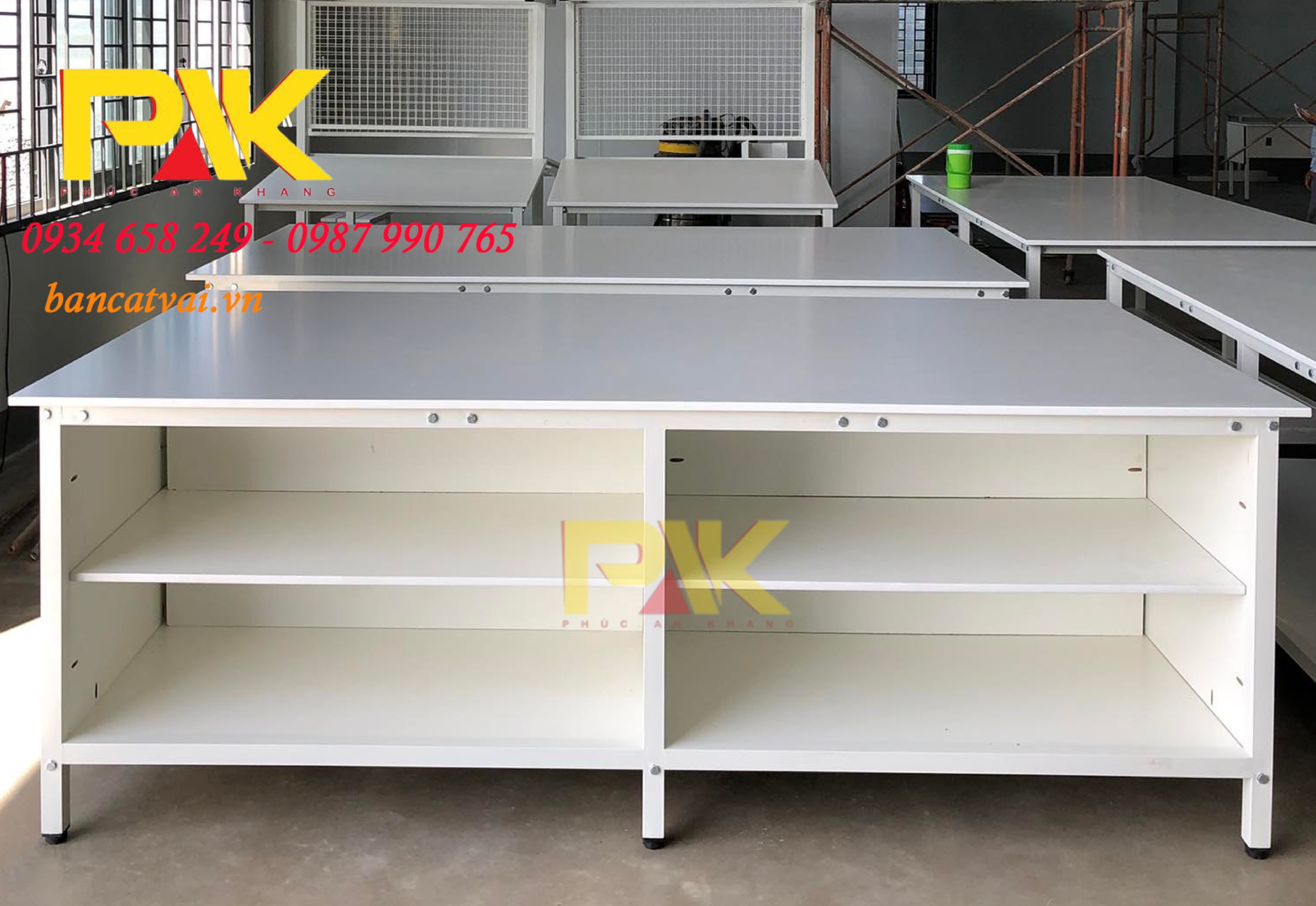 Bàn cắt vải cho nhà thiết kế