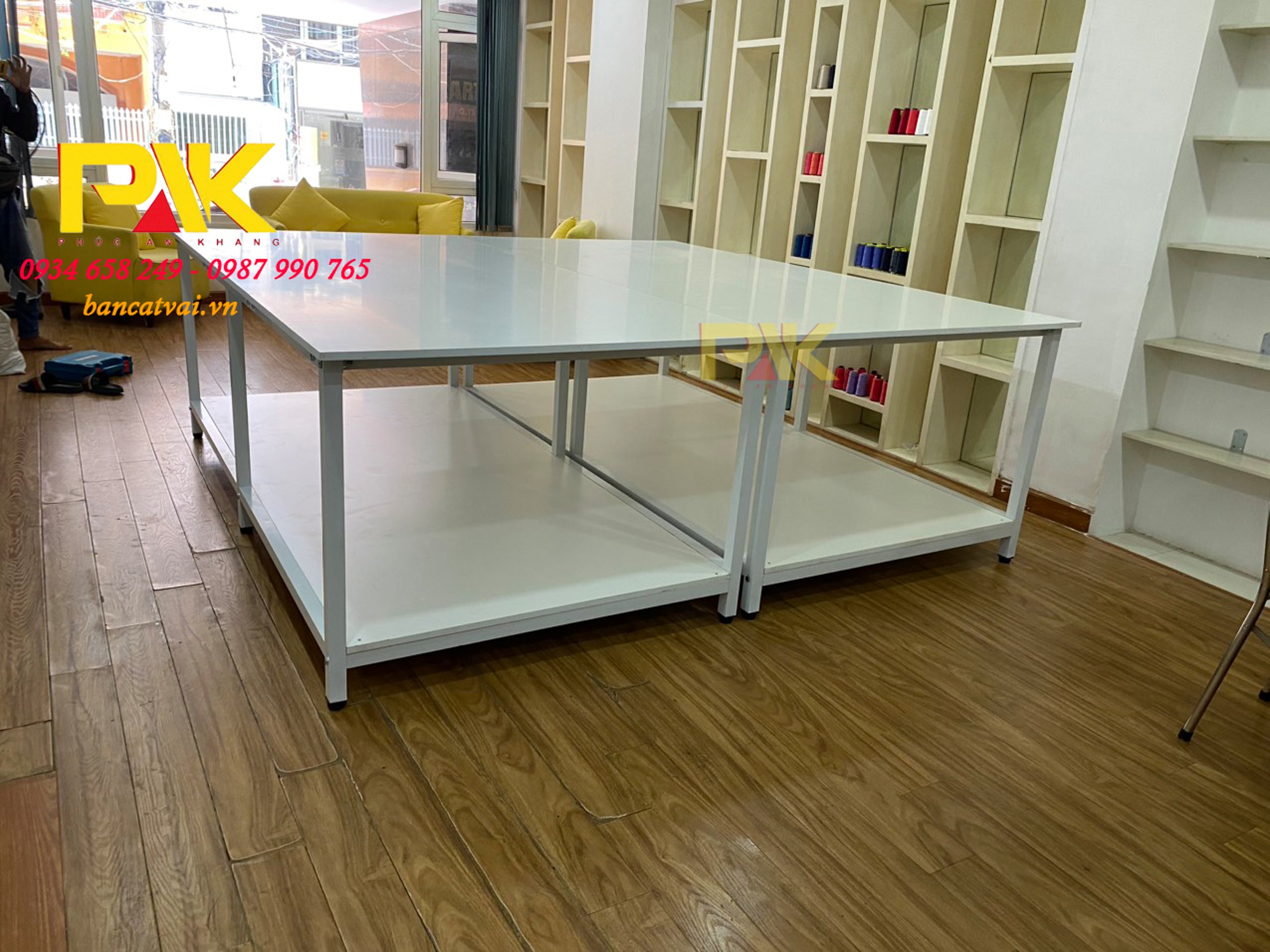 Bàn kiểm hàng 2 tầng