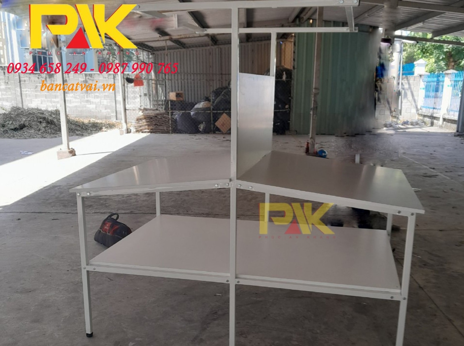 Bàn kiểm nghiêng đôi